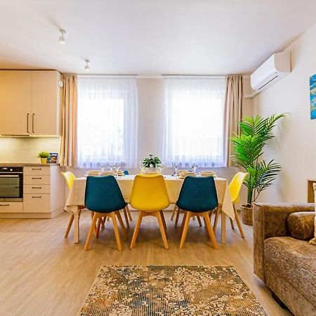 Roomy Apartment 80Sqm At City Center Free Parking Space, Ac & Balcony Budapest Exterior photo