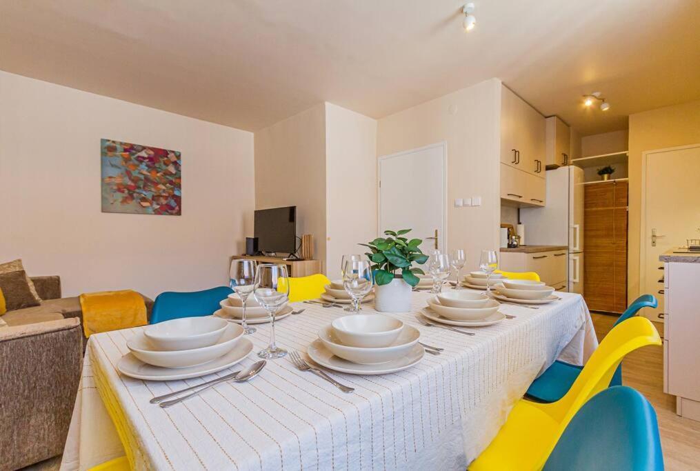 Roomy Apartment 80Sqm At City Center Free Parking Space, Ac & Balcony Budapest Exterior photo