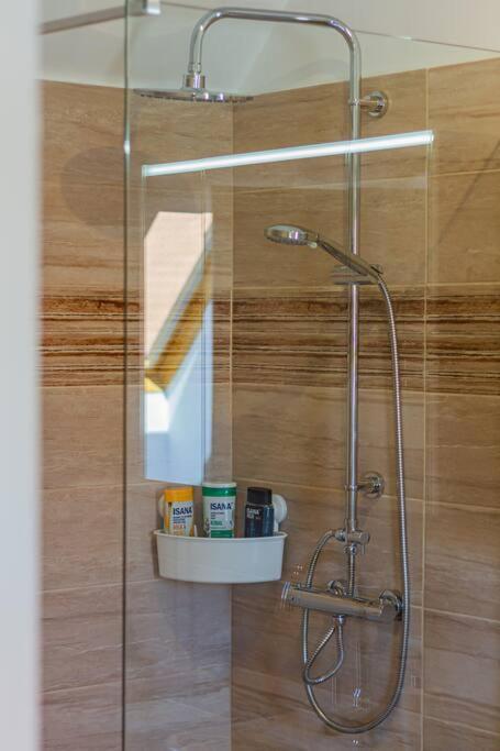 Roomy Apartment 80Sqm At City Center Free Parking Space, Ac & Balcony Budapest Exterior photo