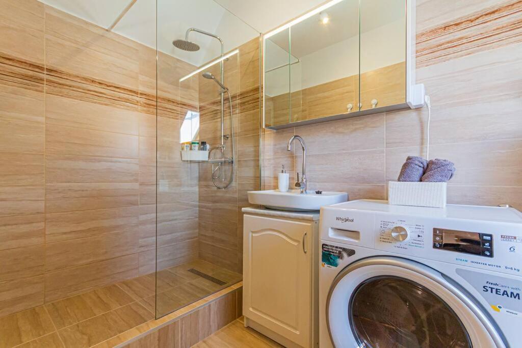 Roomy Apartment 80Sqm At City Center Free Parking Space, Ac & Balcony Budapest Exterior photo