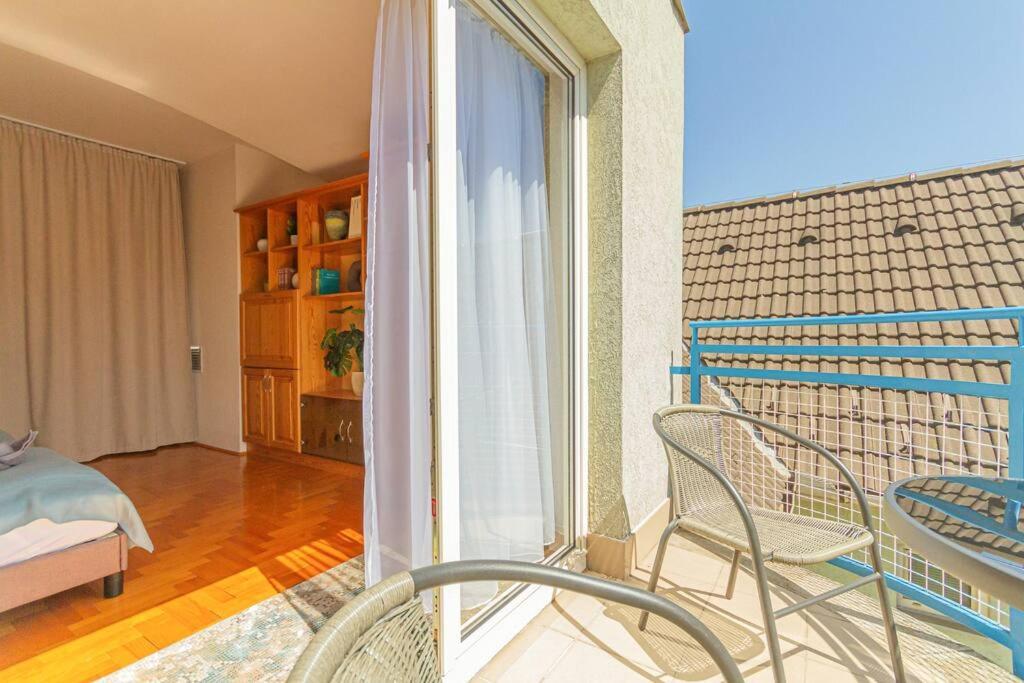Roomy Apartment 80Sqm At City Center Free Parking Space, Ac & Balcony Budapest Exterior photo