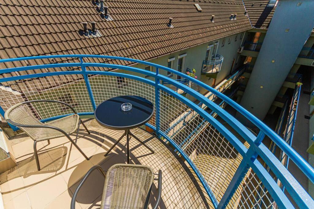 Roomy Apartment 80Sqm At City Center Free Parking Space, Ac & Balcony Budapest Exterior photo